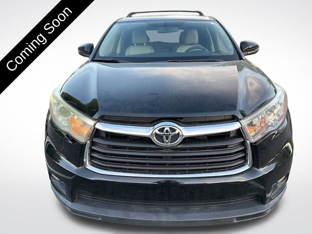 Used 2015 Toyota Highlander Plus AWD/4WD image 2