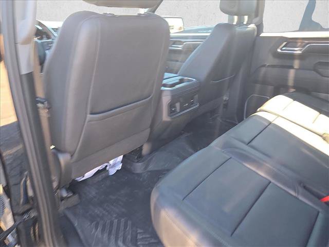 Used 2023 Chevrolet Silverado 1500 LT Trail Boss w/ LT Trail Boss Premium Package AWD/4WD image 16