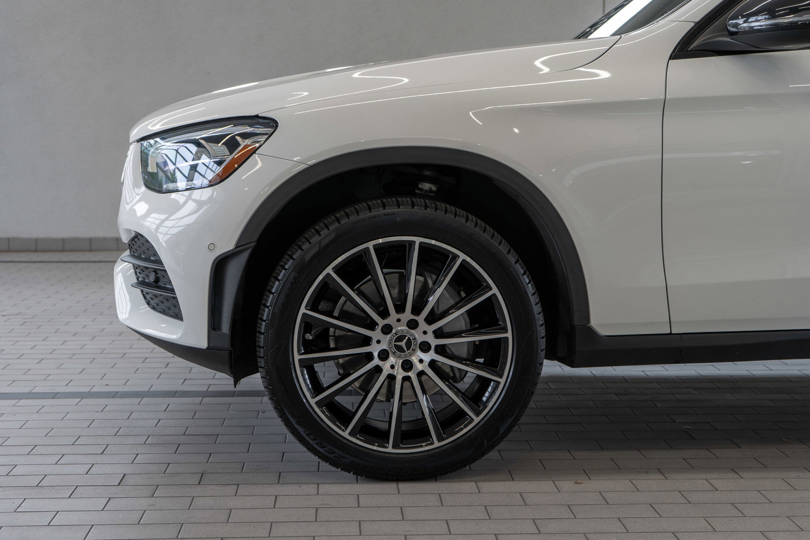 Used 2021 Mercedes-Benz GLC 300 GLC 300 image 4