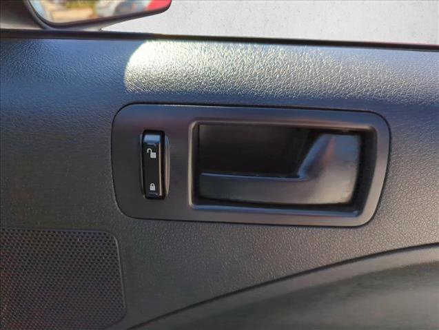 Used 2007 Ford Mustang Deluxe image 28