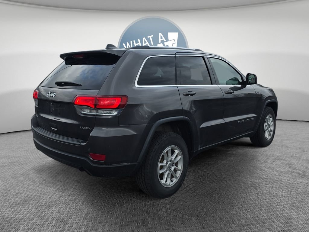 Used 2020 Jeep Grand Cherokee Laredo AWD/4WD image 3
