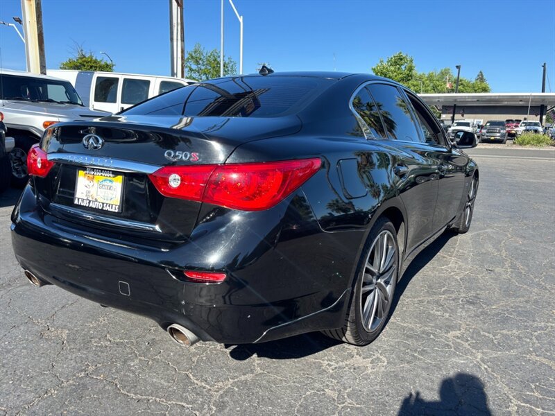 Used 2015 INFINITI Q50 w/ Navigation Package RWD image 3