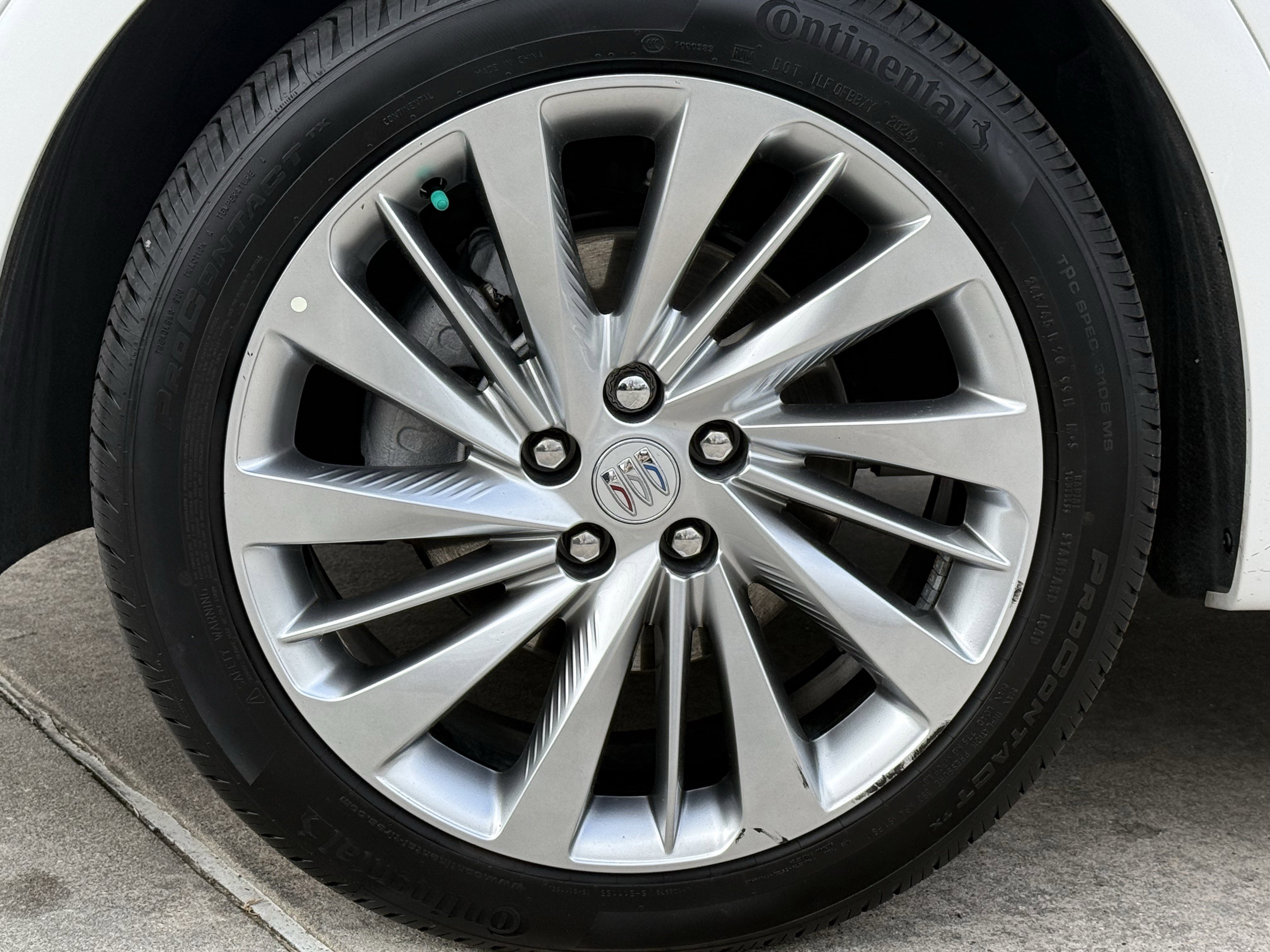 Used 2024 Buick Envision Avenir image 12