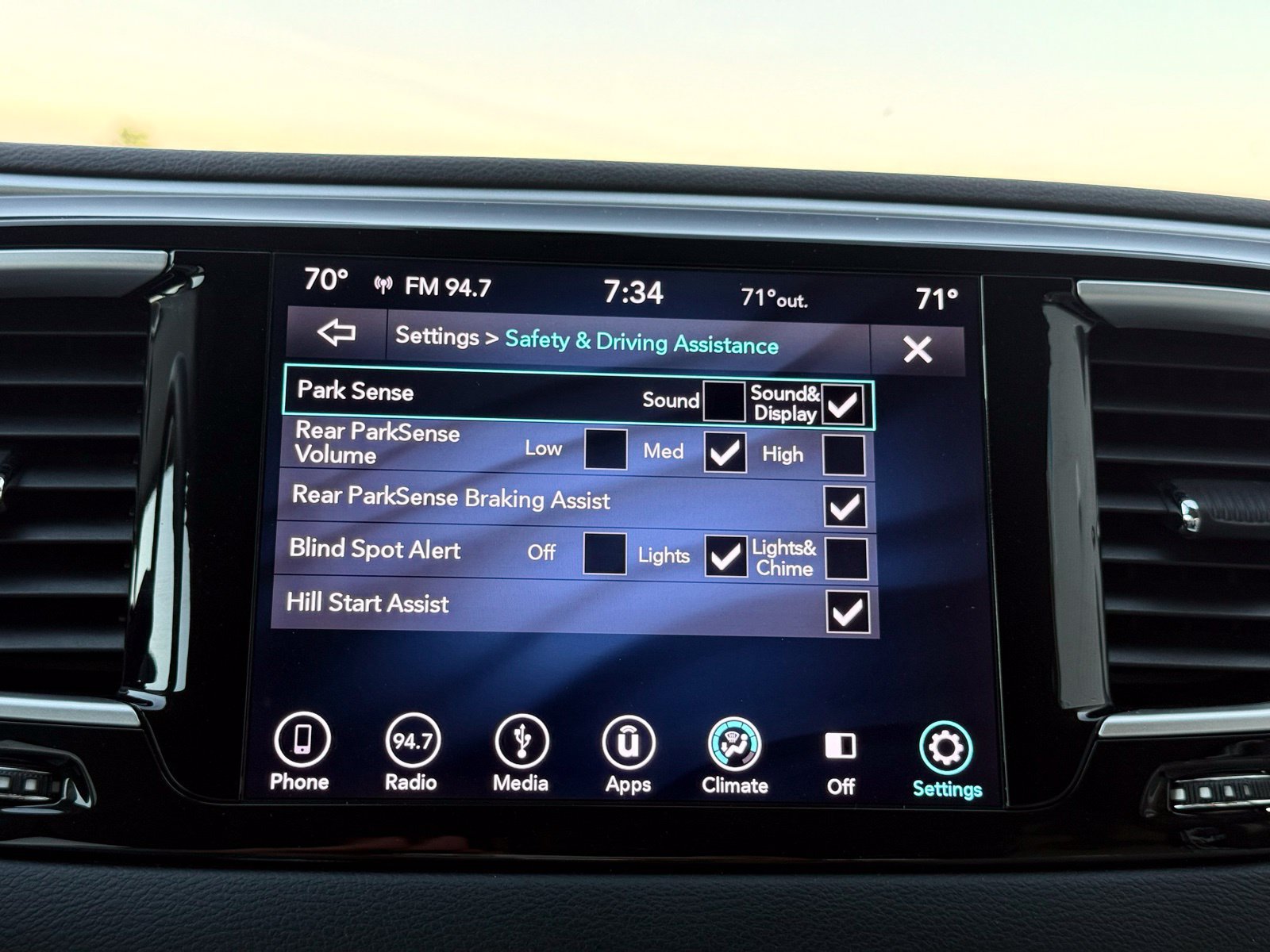 Used 2018 Chrysler Pacifica Touring Plus FWD image 41