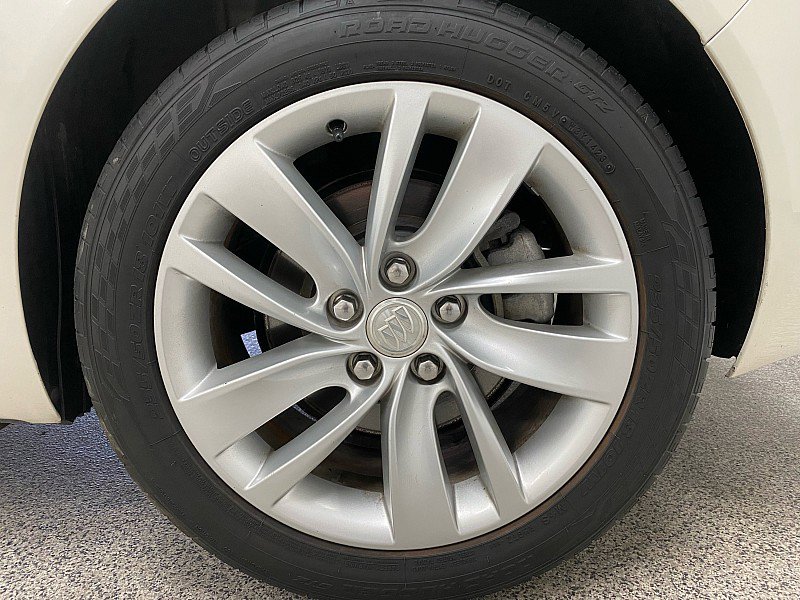 Used 2015 Buick Regal image 24