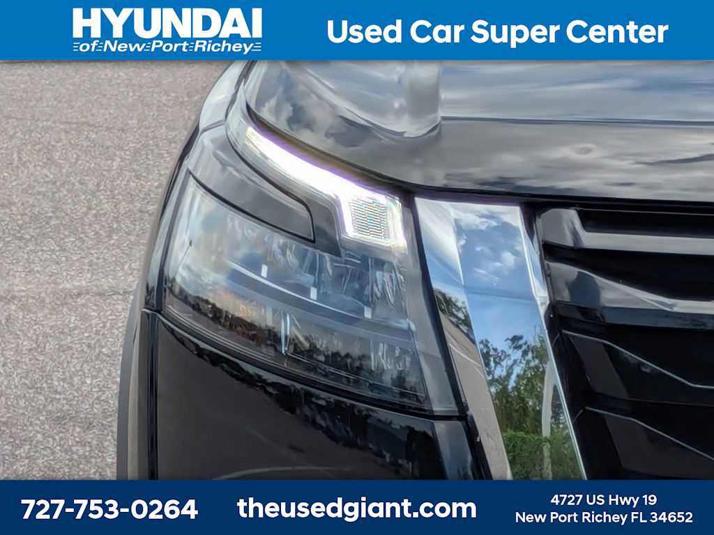 Used 2024 Nissan Pathfinder SV w/ Lighting Package (N92) FWD image 9