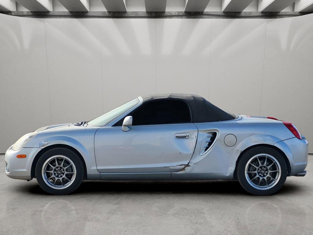 Used 2005 Toyota MR2 image 2