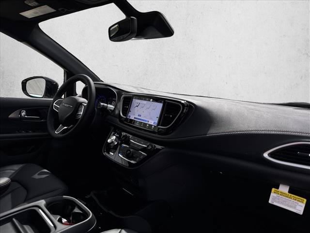 New 2027 Chrysler Pacifica Select FWD image 21