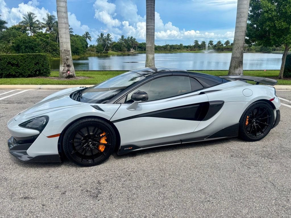 Used 2020 McLaren 600LT Spider RWD image 2
