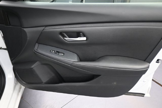 Used 2024 Nissan Sentra SV FWD image 13