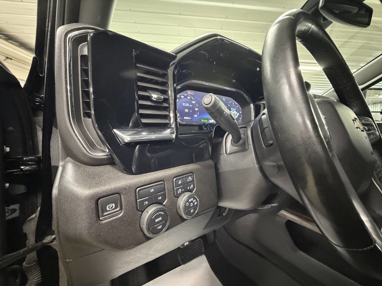 Used 2025 Chevrolet Silverado 2500 LT w/ Z71 Chrome Sport Edition image 27