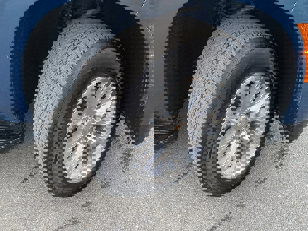 Used 2025 Chevrolet Suburban Premier image 6