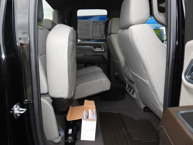 Used 2025 Chevrolet Silverado 2500 LT image 46