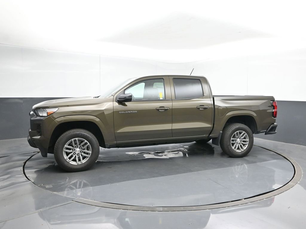 Used 2024 Chevrolet Colorado LT w/ LT Convenience Package image 2