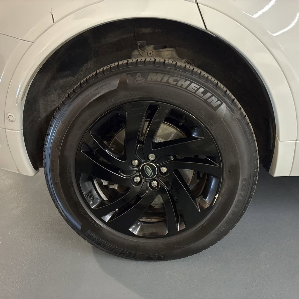 Used 2024 Land Rover Discovery Sport S image 17