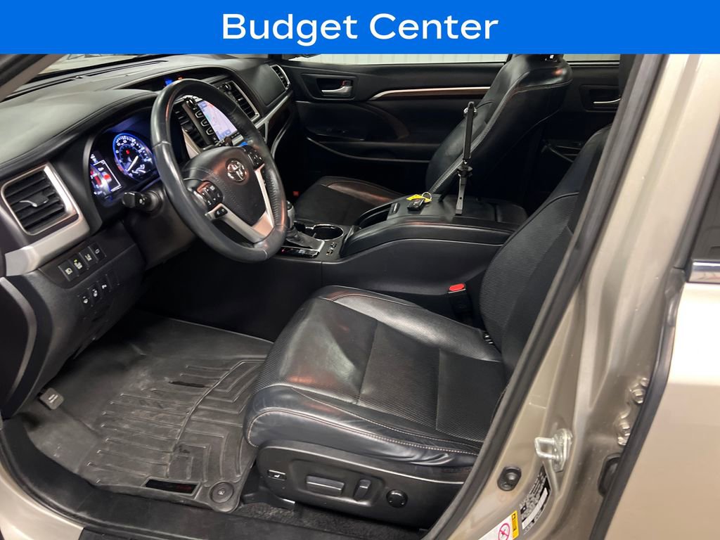 Used 2016 Toyota Highlander Limited Platinum AWD/4WD image 12