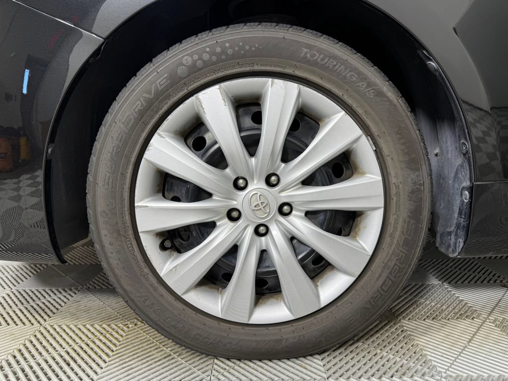 Used 2012 Toyota Corolla LE FWD image 19