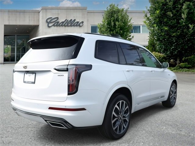 Used 2022 Cadillac XT6 Sport w/ Technology Package image 7