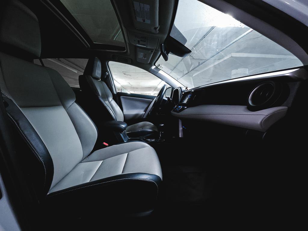 Used 2016 Toyota RAV4 Limited image 35