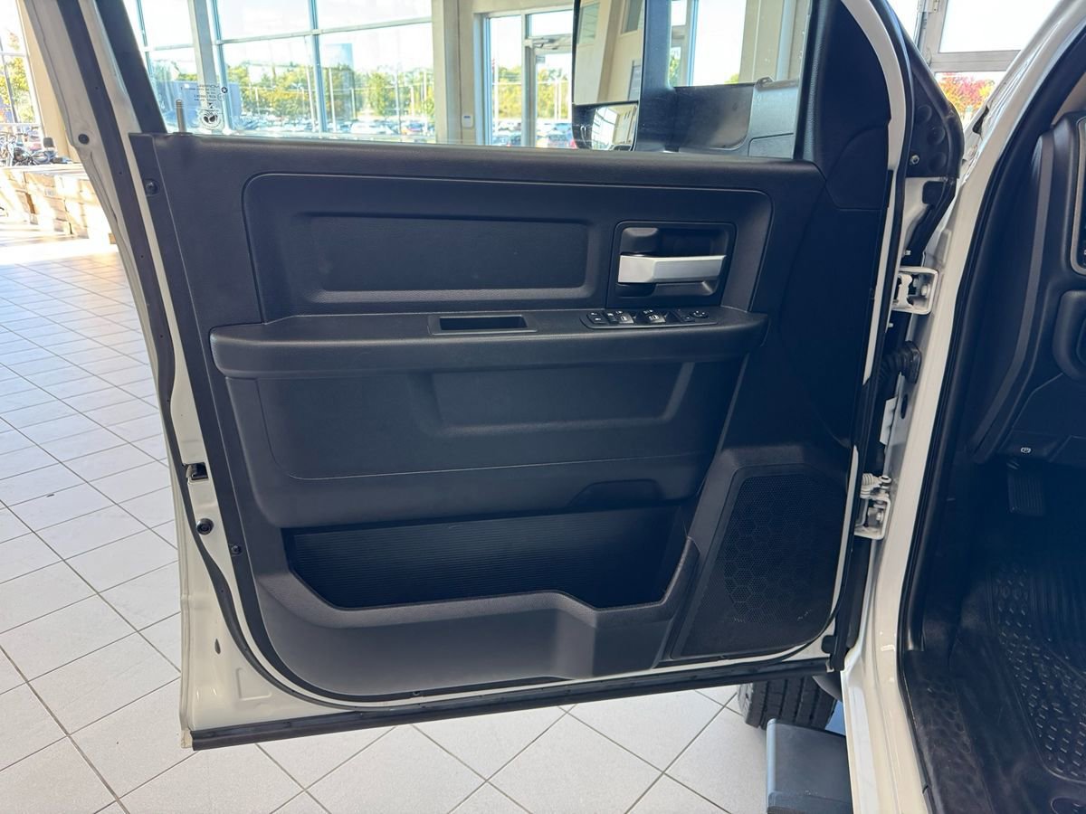 Used 2019 RAM 5500 Tradesman w/ Ambulance Prep Group image 9