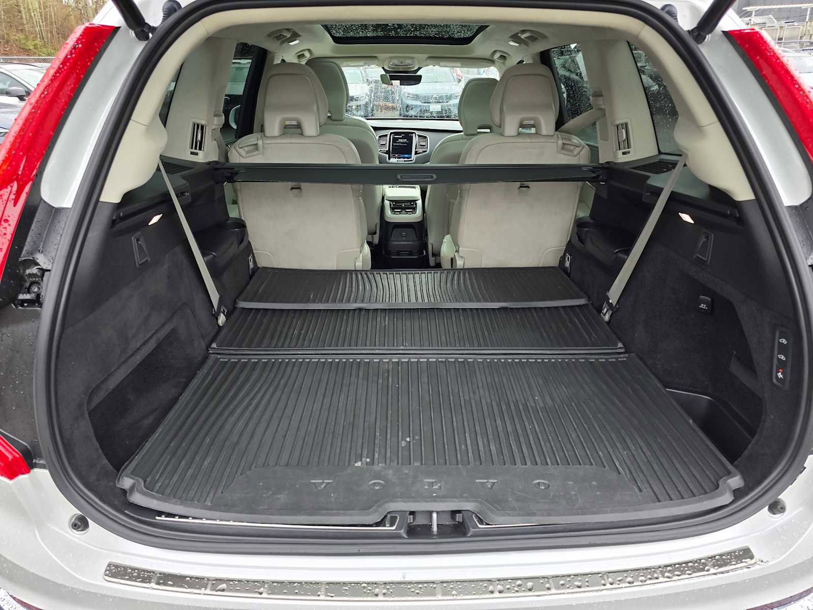 Certified 2023 Volvo XC90 T8 Ultimate w/ Lounge Package image 14