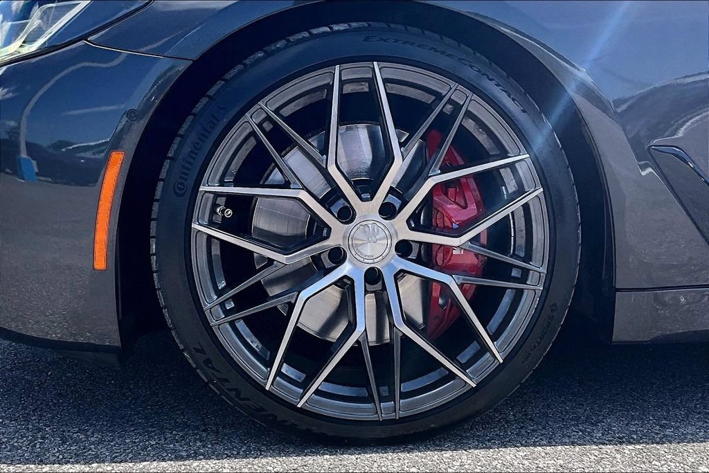 Used 2022 BMW M550i xDrive AWD/4WD image 34