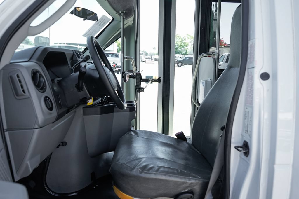 Used 2013 Ford E-450 and Econoline 450 Super Duty w/ Shuttle Bus Prep Pkg RWD image 18