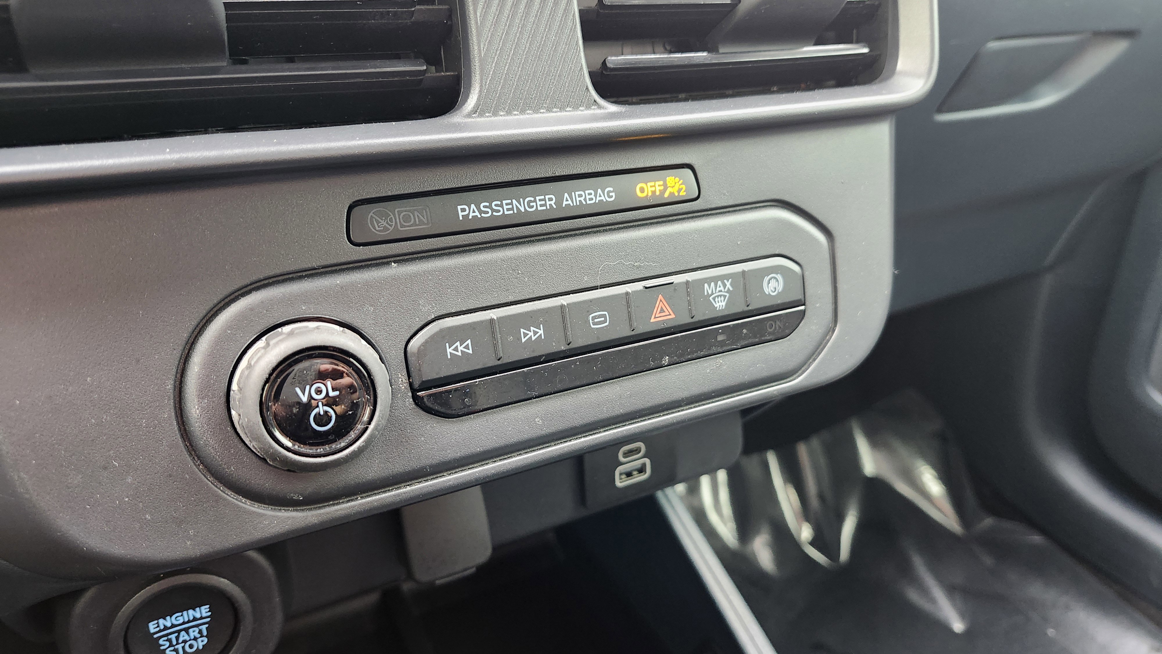 Used 2025 Ford Maverick XLT w/ Black Appearance Package image 29