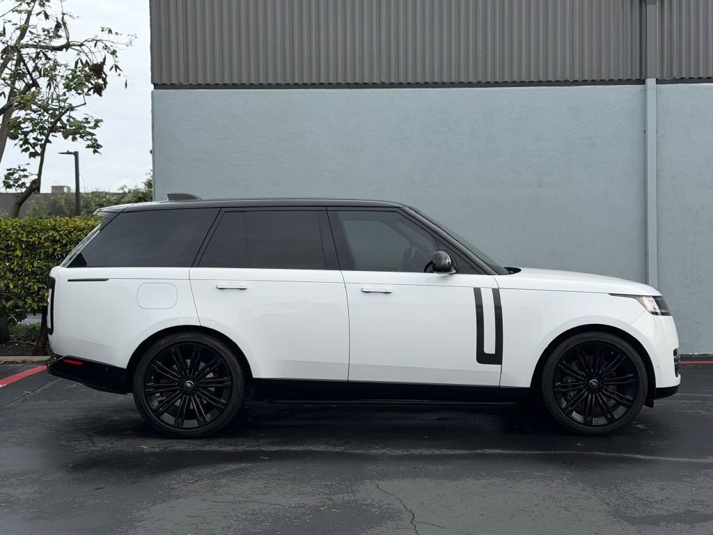 Used 2023 Land Rover Range Rover Autobiography AWD/4WD image 3