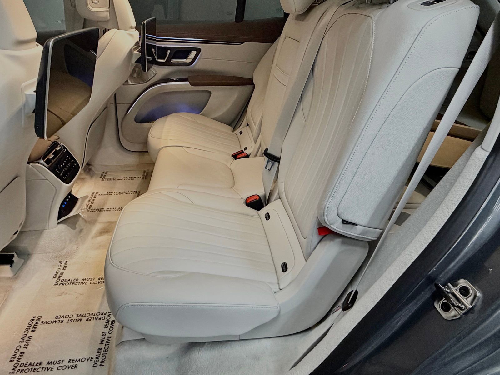 Certified 2023 Mercedes-Benz EQS 450+ 4MATIC SUV w/ Exclusive Trim Package image 41