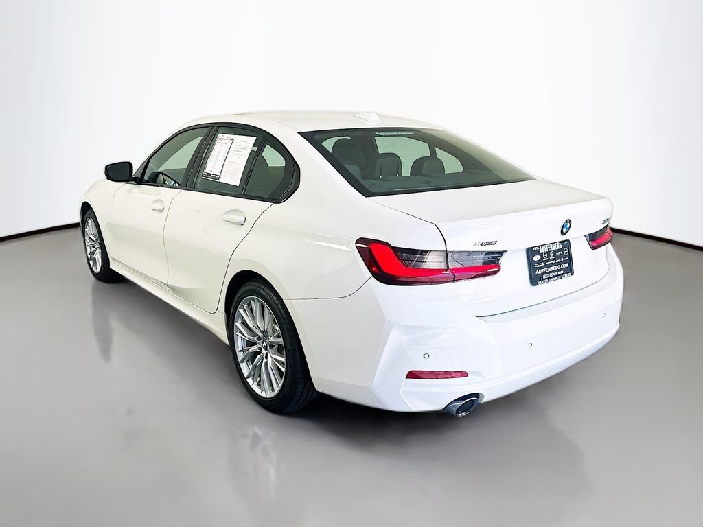 Used 2023 BMW 330i xDrive Sedan w/ Premium Package AWD/4WD image 5