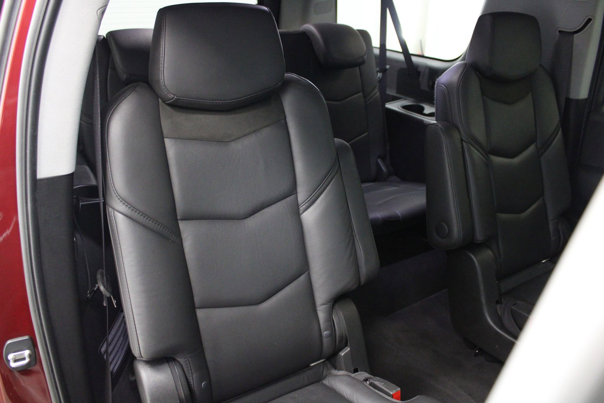 Used 2017 Cadillac Escalade ESV Luxury image 30