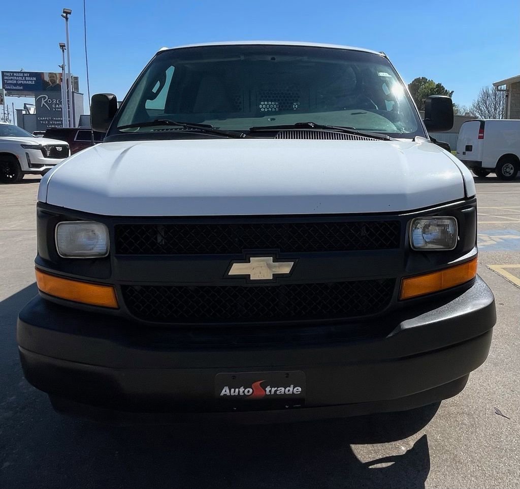 Used 2017 Chevrolet Express 2500 Extended image 9