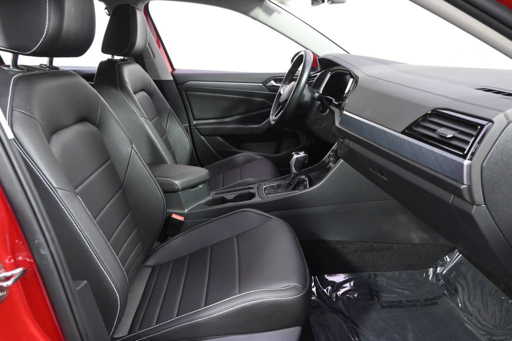 Used 2023 Volkswagen Jetta SE w/ Panoramic Sunroof Package FWD image 16