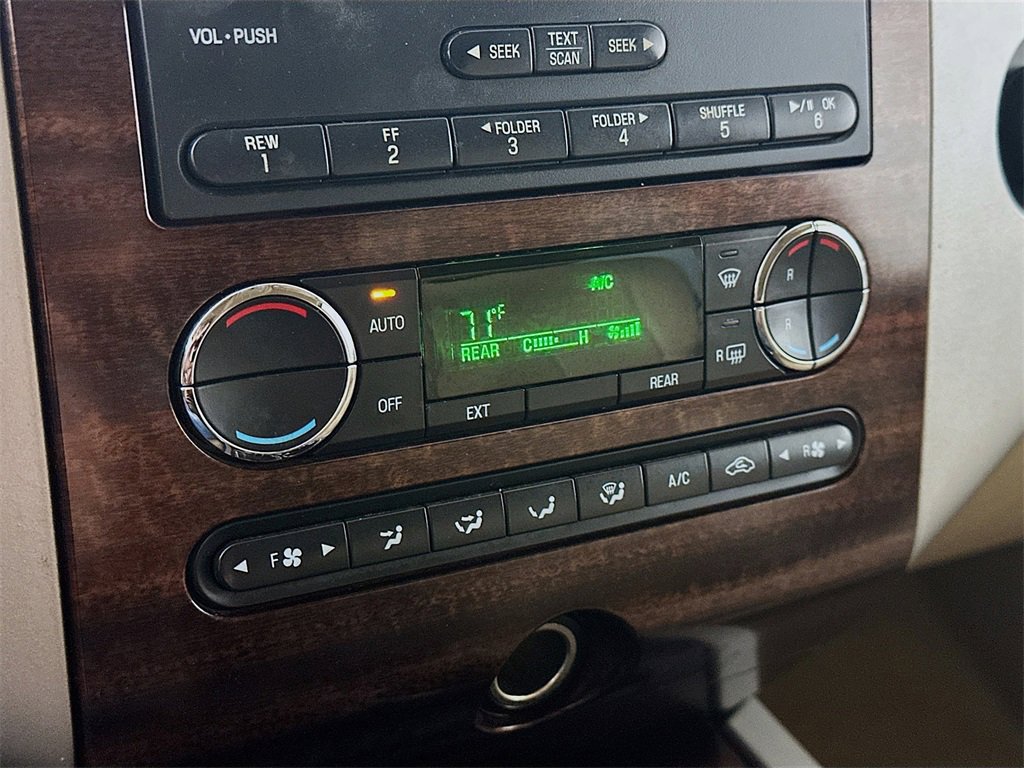 Used 2013 Ford Expedition XLT image 18