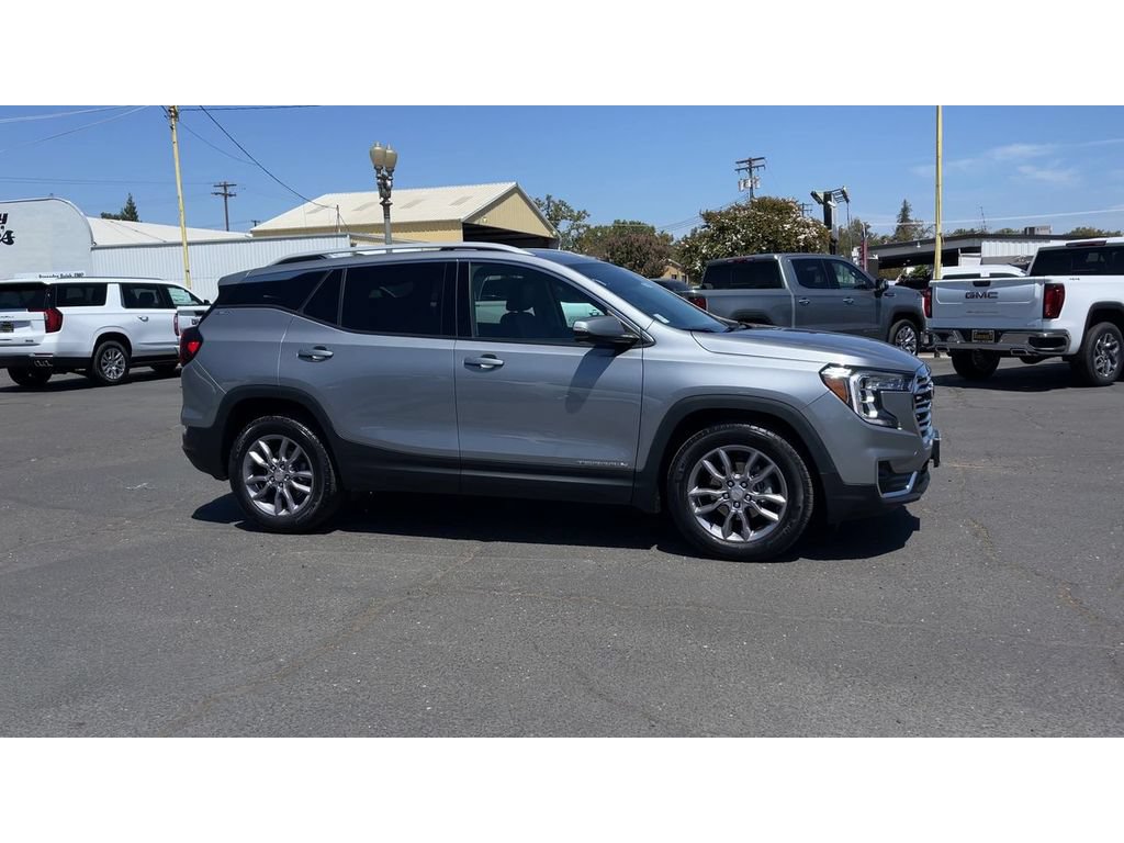 Certified 2024 GMC Terrain SLT FWD image 4