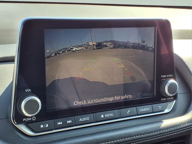 Used 2025 Nissan Rogue SV image 9