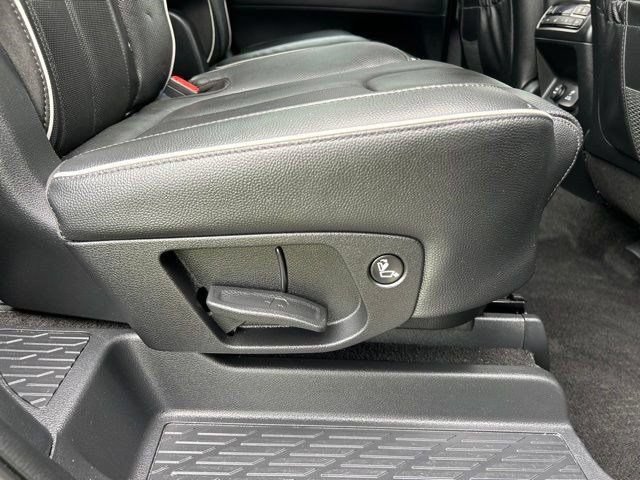 Used 2023 Hyundai Palisade Limited w/ Winter Package FWD image 56