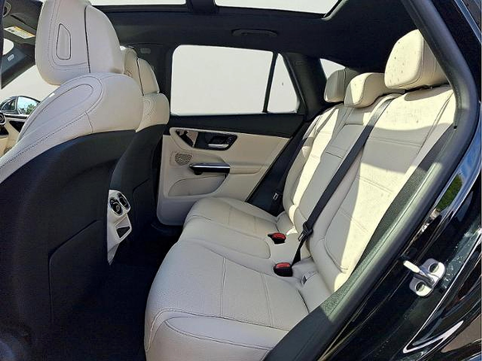 Used 2023 Mercedes-Benz GLC 300 4MATIC image 8