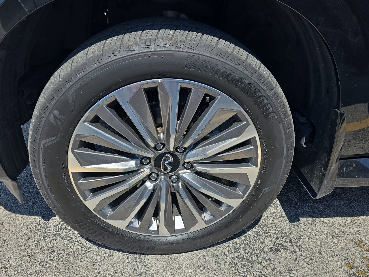 Certified 2025 INFINITI QX80 Sensory AWD/4WD image 7