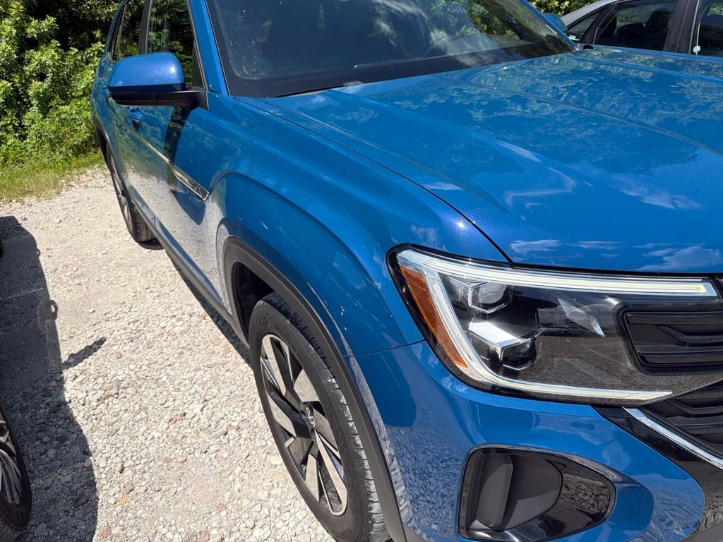 Used 2025 Volkswagen Atlas Cross Sport SE FWD image 9