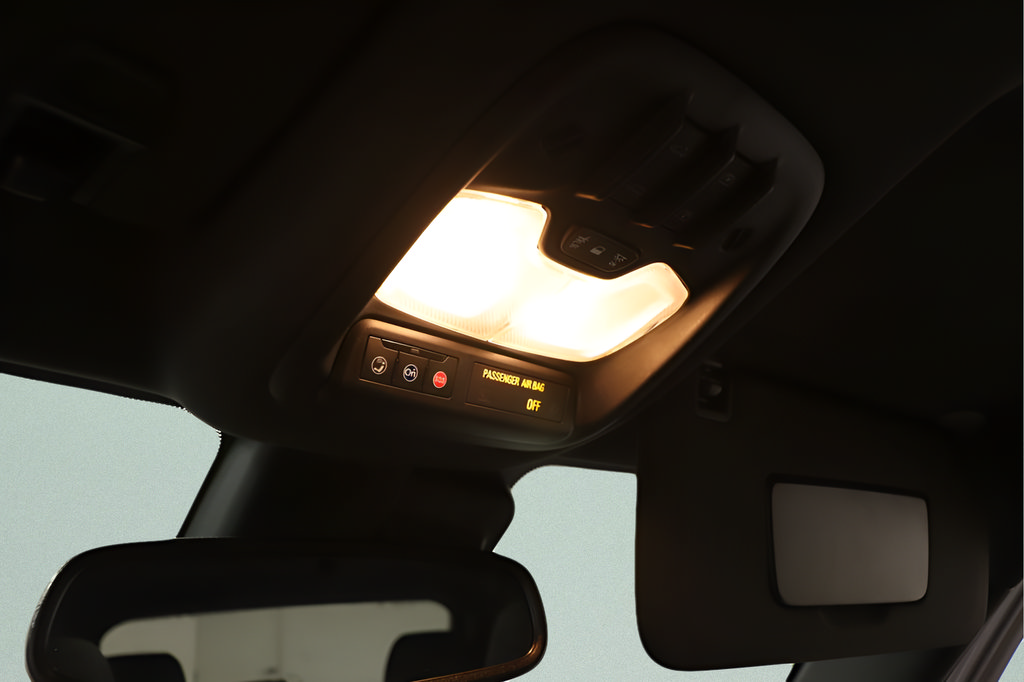 Used 2023 Chevrolet TrailBlazer RS w/ Sun and Liftgate Package FWD image 17