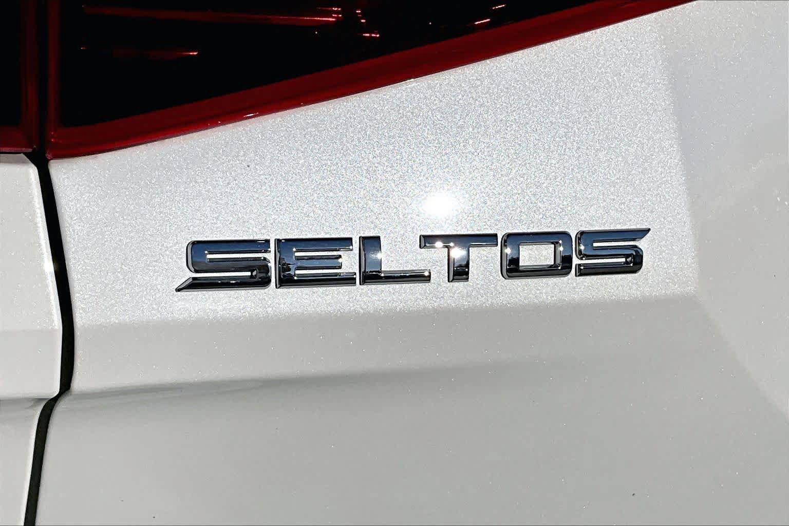 Used 2021 Kia Seltos EX AWD/4WD image 30