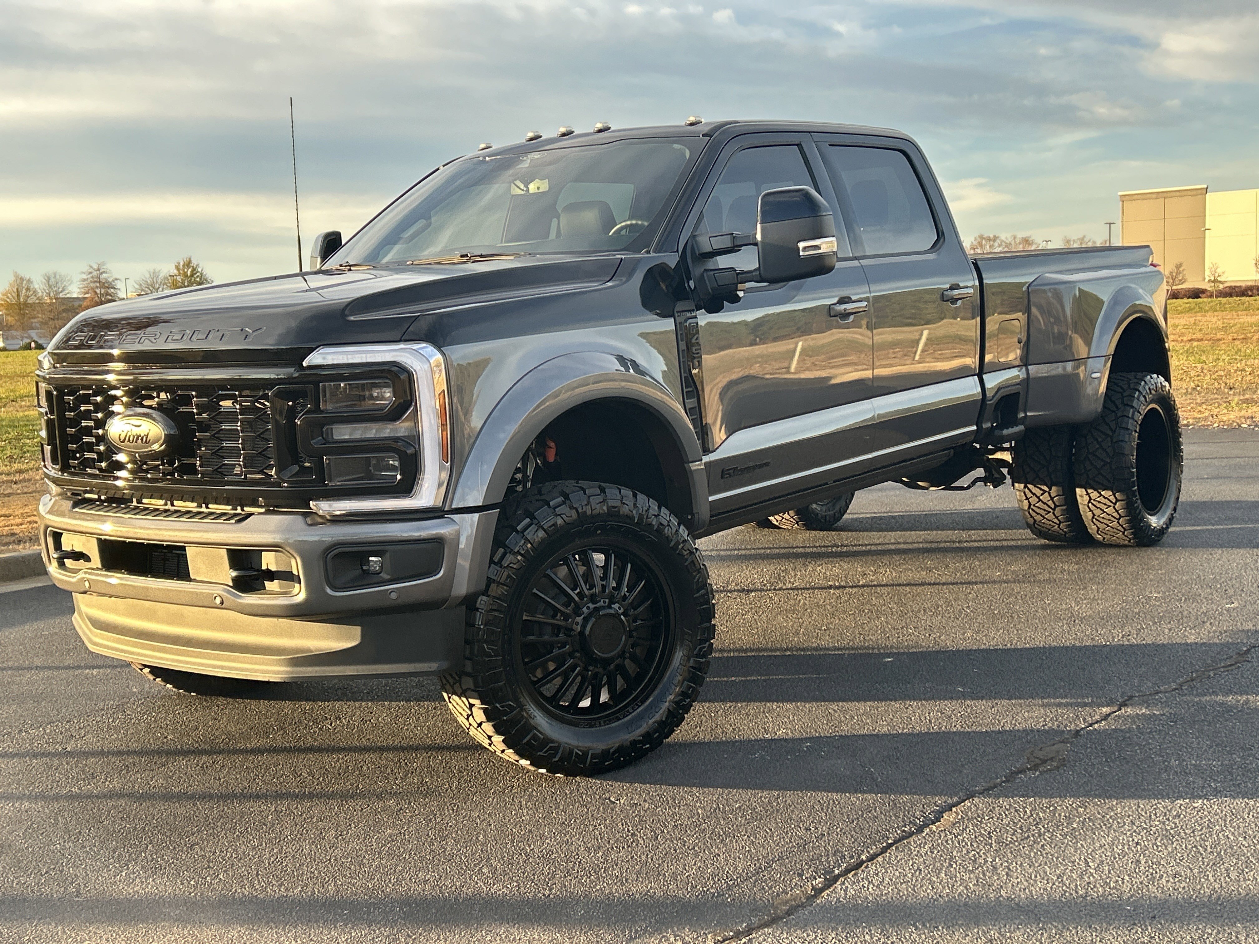 Used 2025 Ford F450 Platinum image 5
