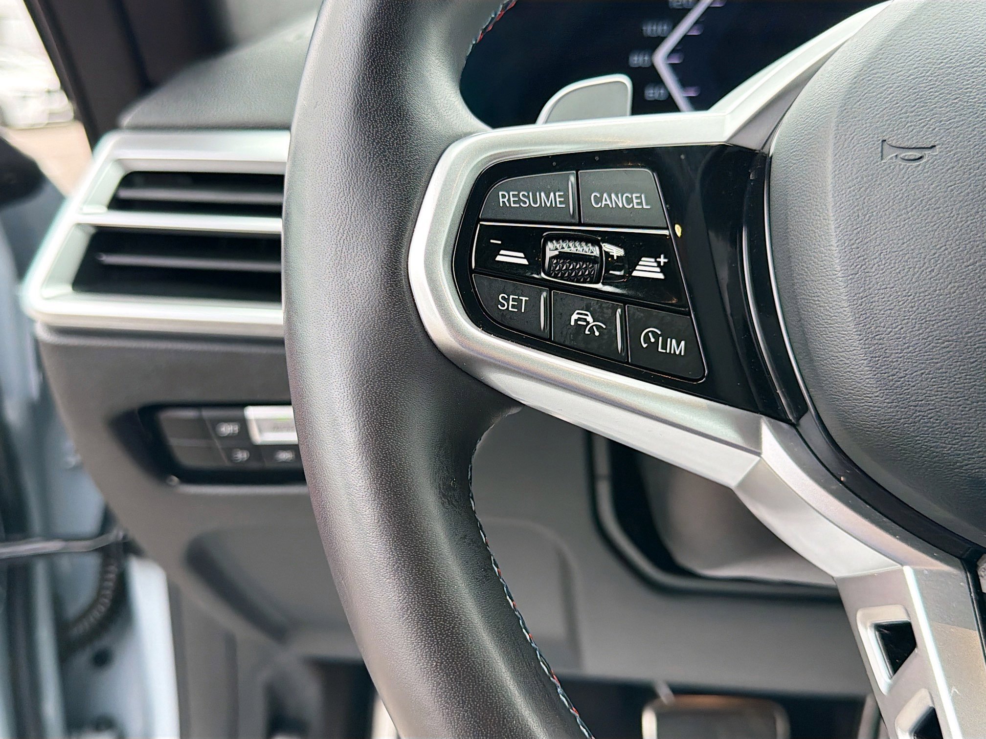 Used 2026 BMW M440i Coupe image 37