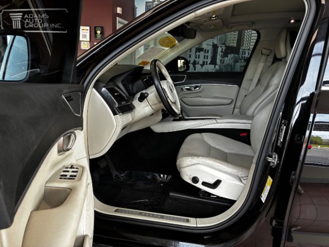Used 2020 Volvo XC90 T5 Momentum w/ Protection Package Premier image 17
