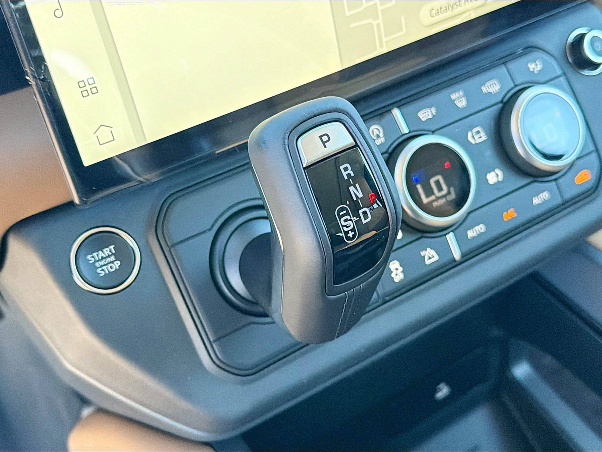 New 2026 Land Rover Defender 110 X-Dynamic SE image 27