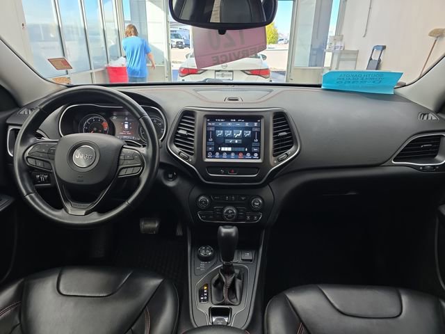 Used 2019 Jeep Cherokee Trailhawk w/ Cold Weather Group image 12