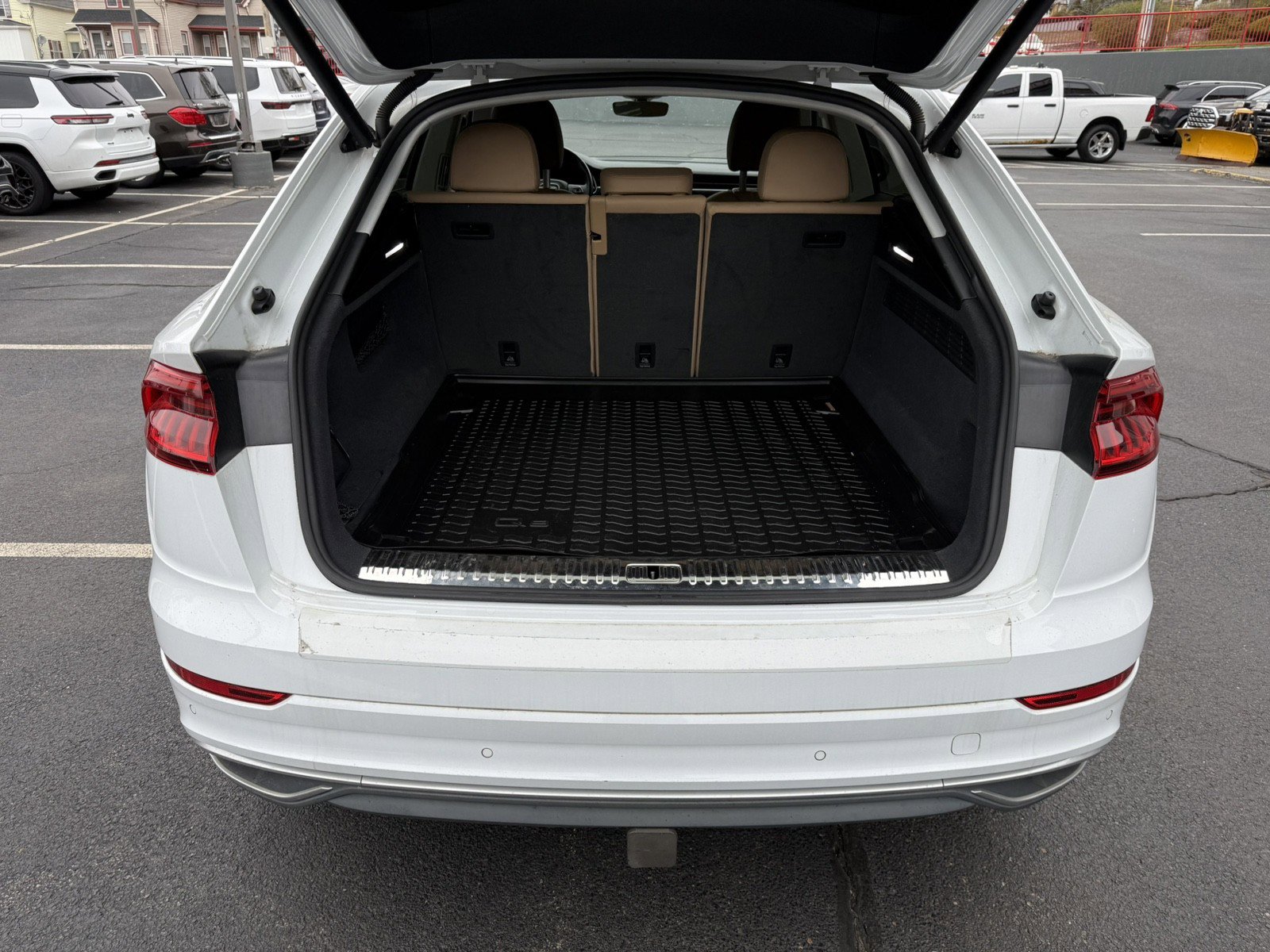 Used 2019 Audi Q8 Premium Plus w/ Premium Plus AWD/4WD image 13