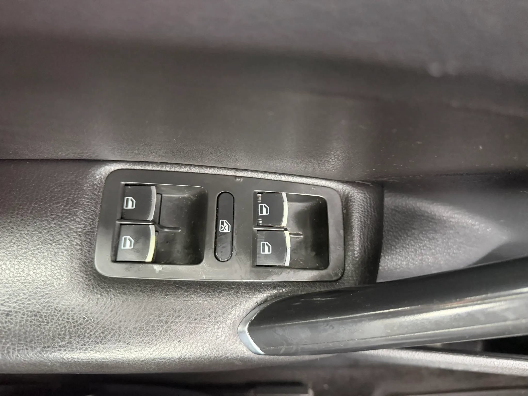 Used 2017 Volkswagen Passat 1.8T SE FWD image 22